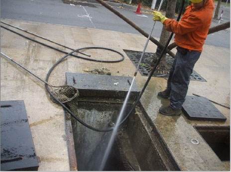 玉田池底污泥如何清理